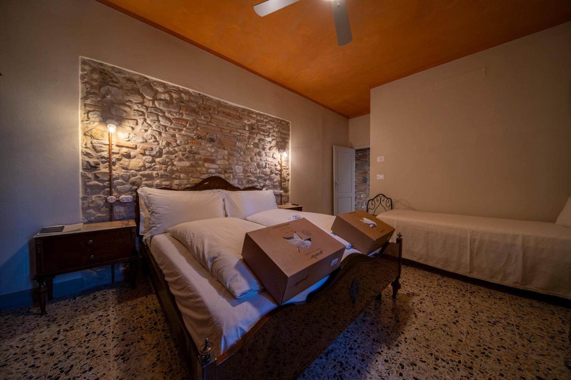 Agriturismo Podere Tovari 앙기아리 외부 사진