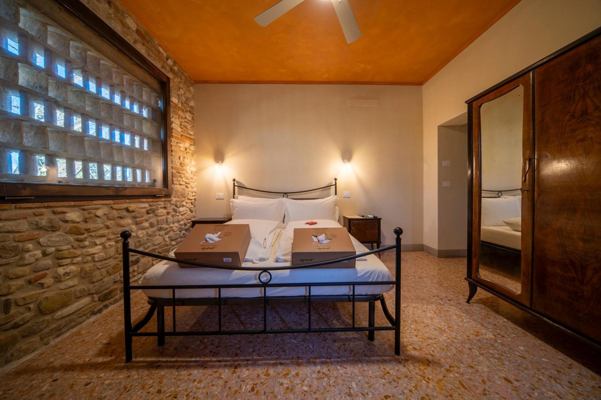Agriturismo Podere Tovari 앙기아리 외부 사진