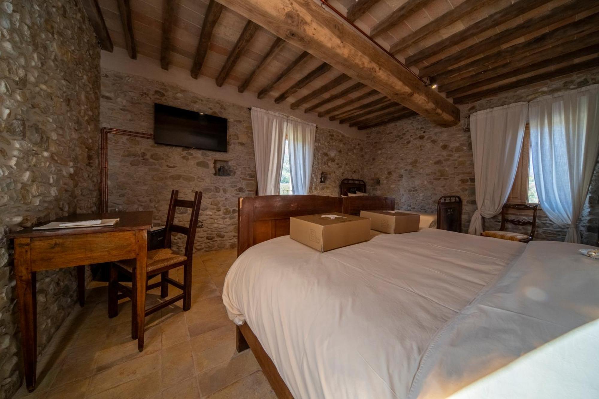 Agriturismo Podere Tovari 앙기아리 외부 사진