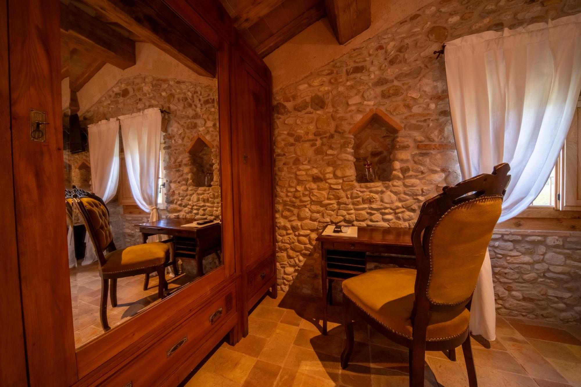 Agriturismo Podere Tovari 앙기아리 외부 사진