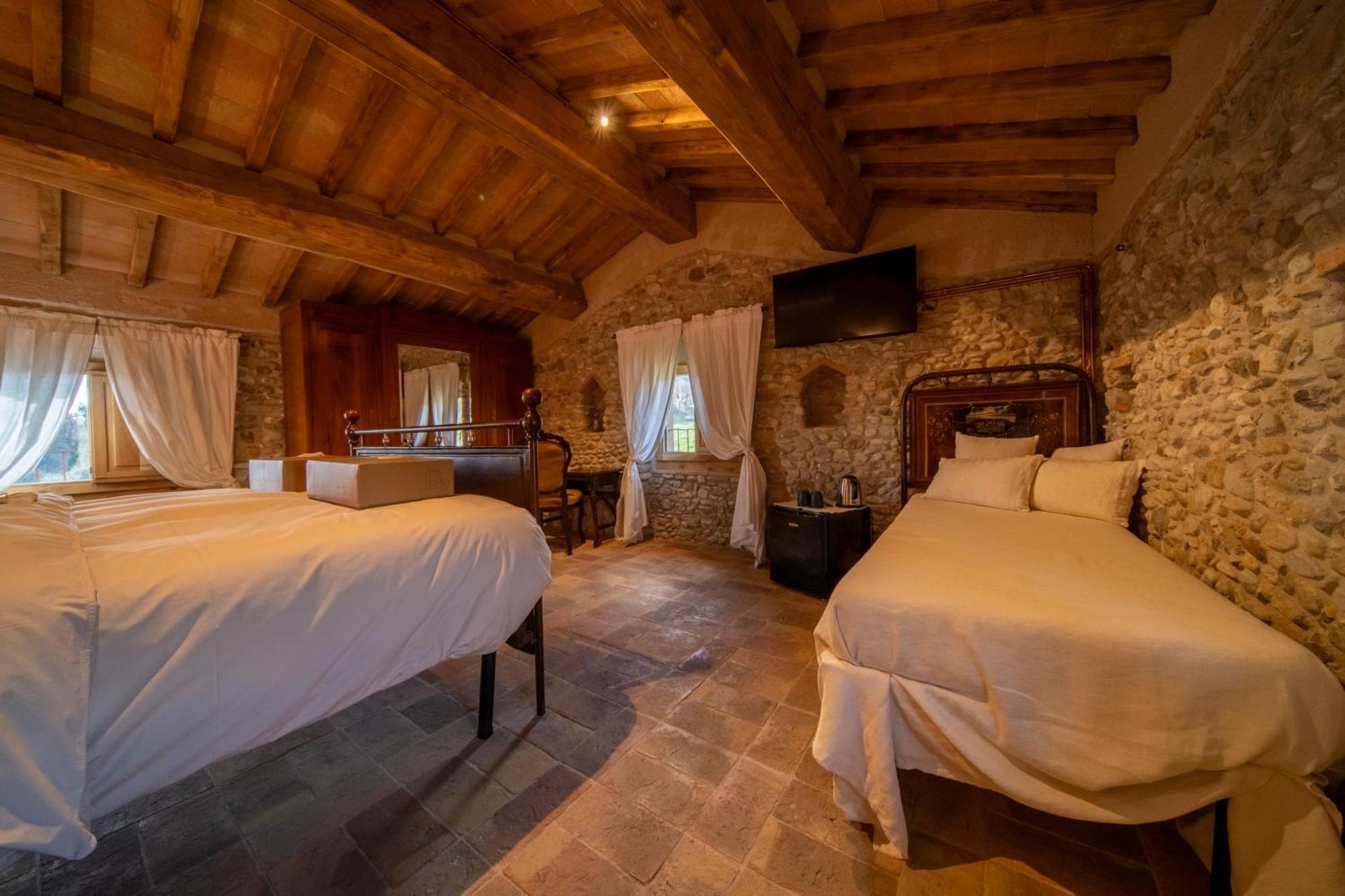 Agriturismo Podere Tovari 앙기아리 외부 사진