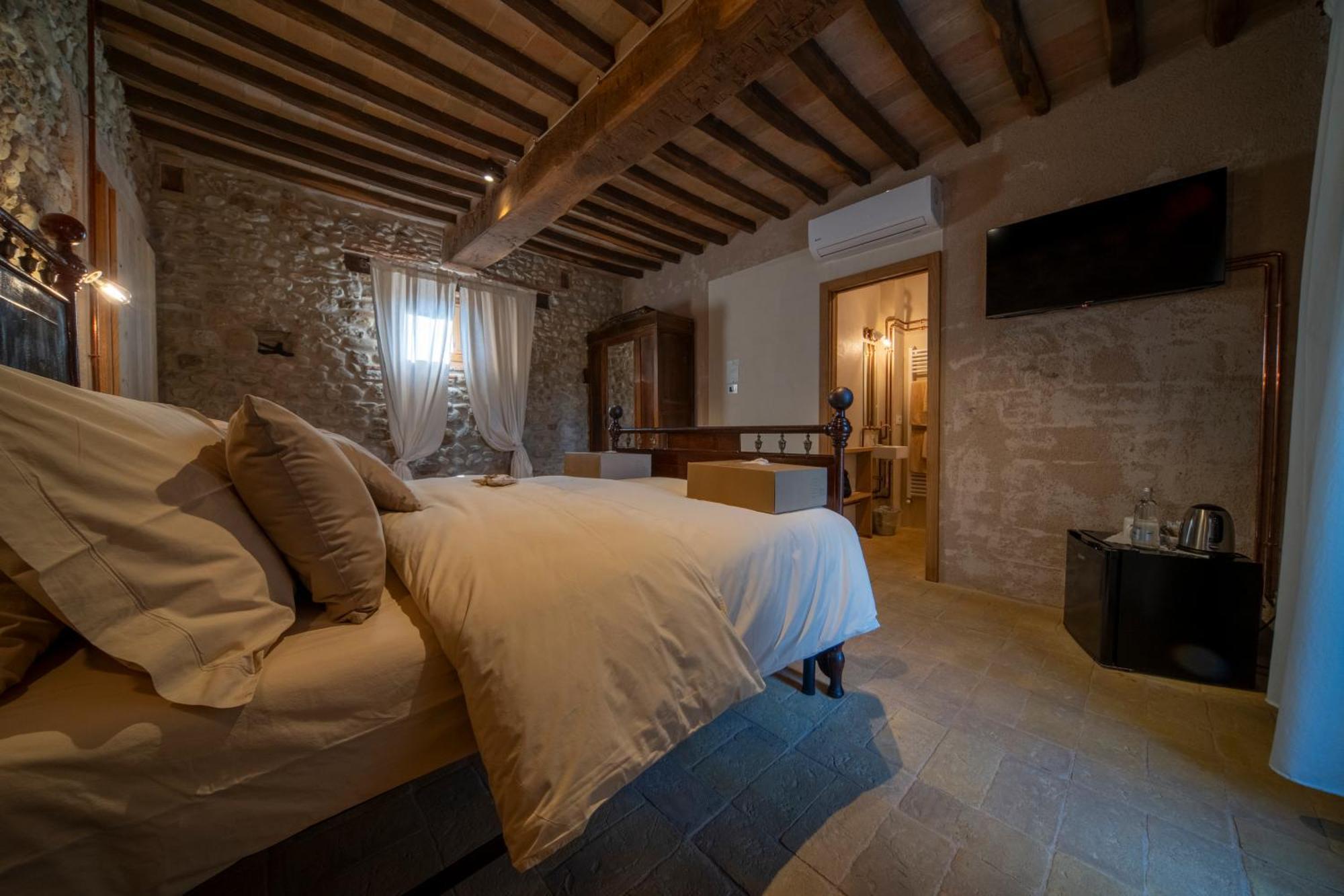 Agriturismo Podere Tovari 앙기아리 외부 사진
