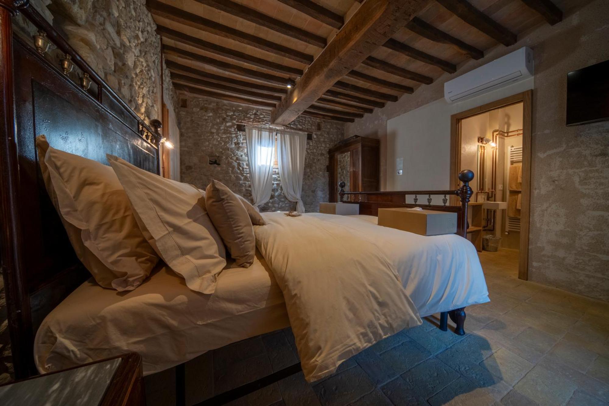 Agriturismo Podere Tovari 앙기아리 외부 사진