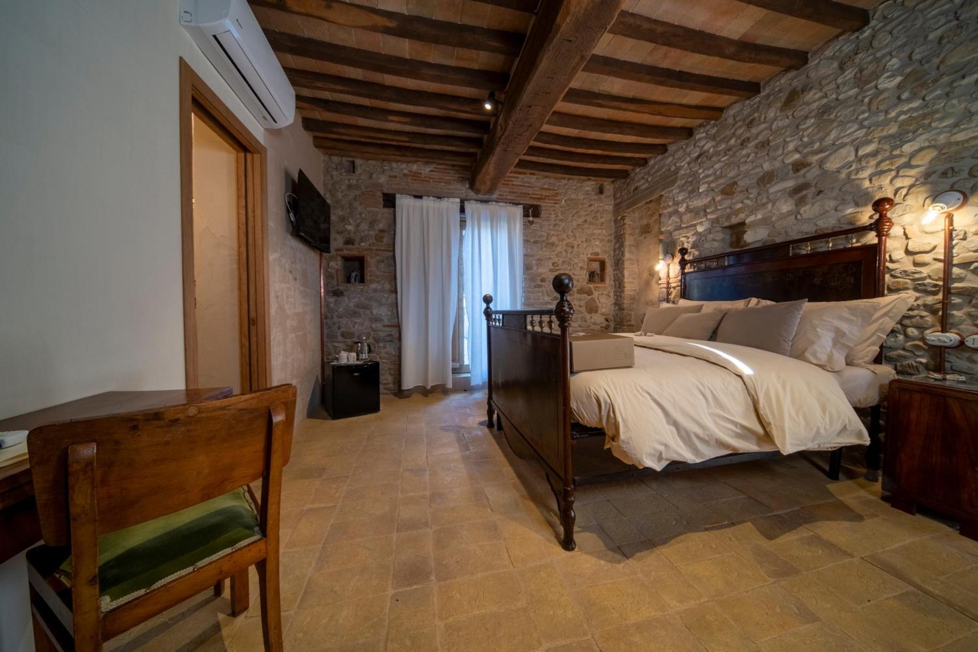 Agriturismo Podere Tovari 앙기아리 외부 사진