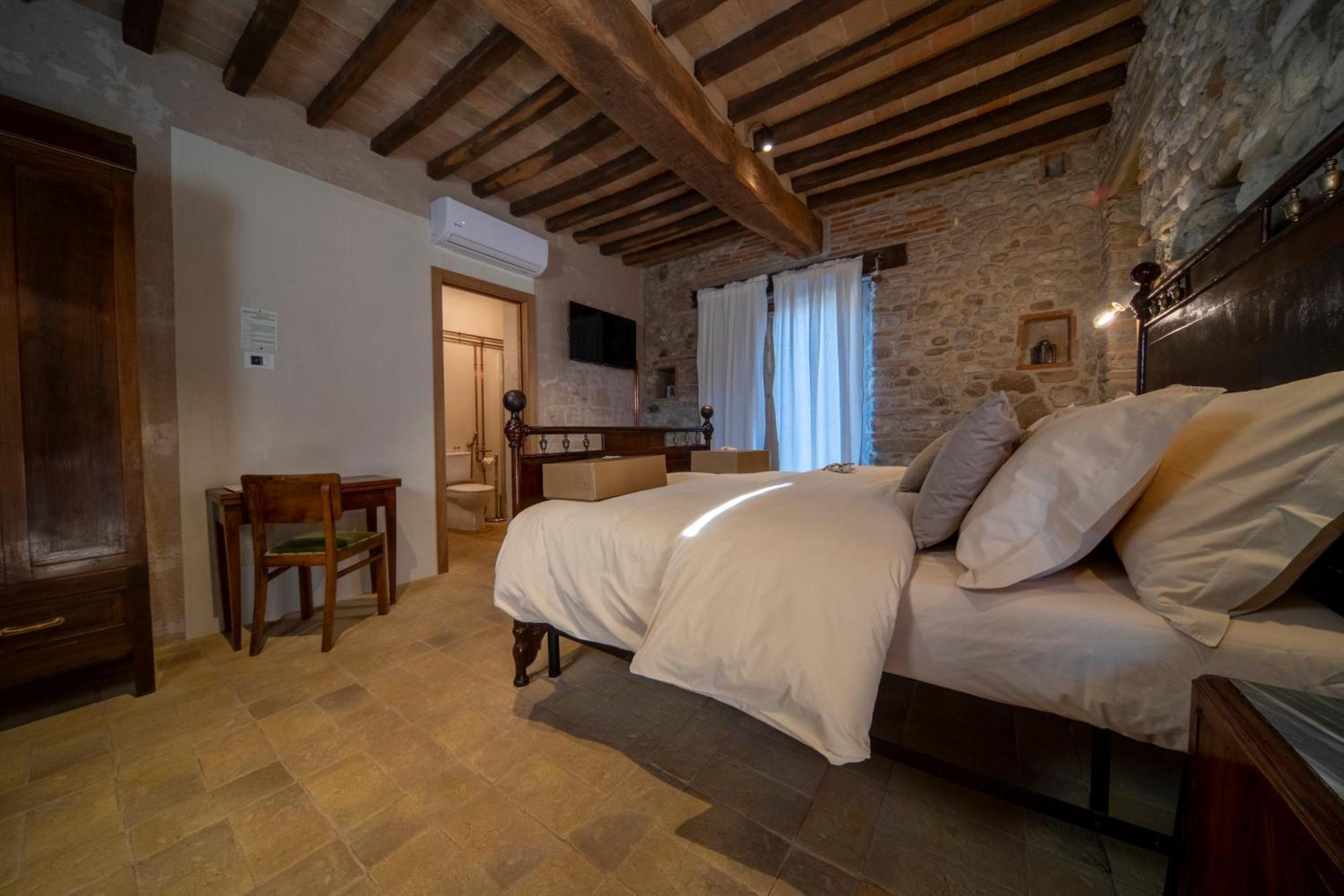 Agriturismo Podere Tovari 앙기아리 외부 사진