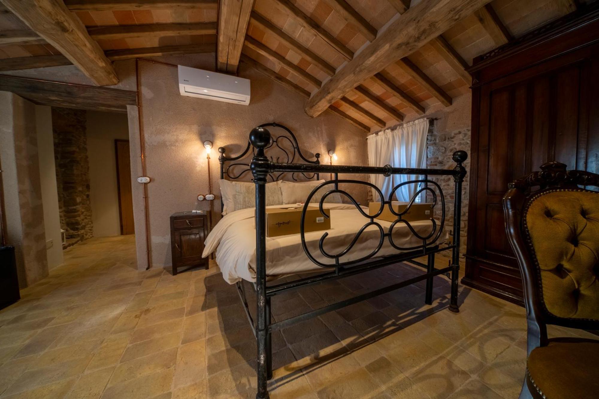 Agriturismo Podere Tovari 앙기아리 외부 사진