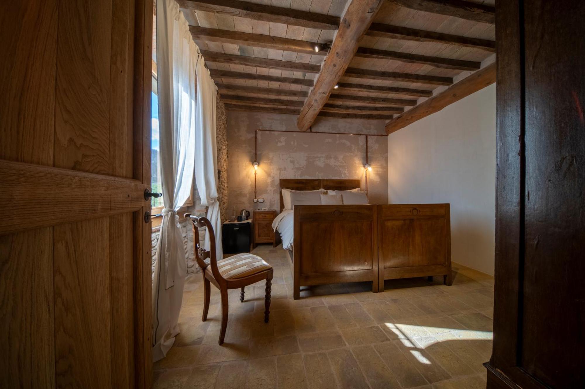Agriturismo Podere Tovari 앙기아리 외부 사진