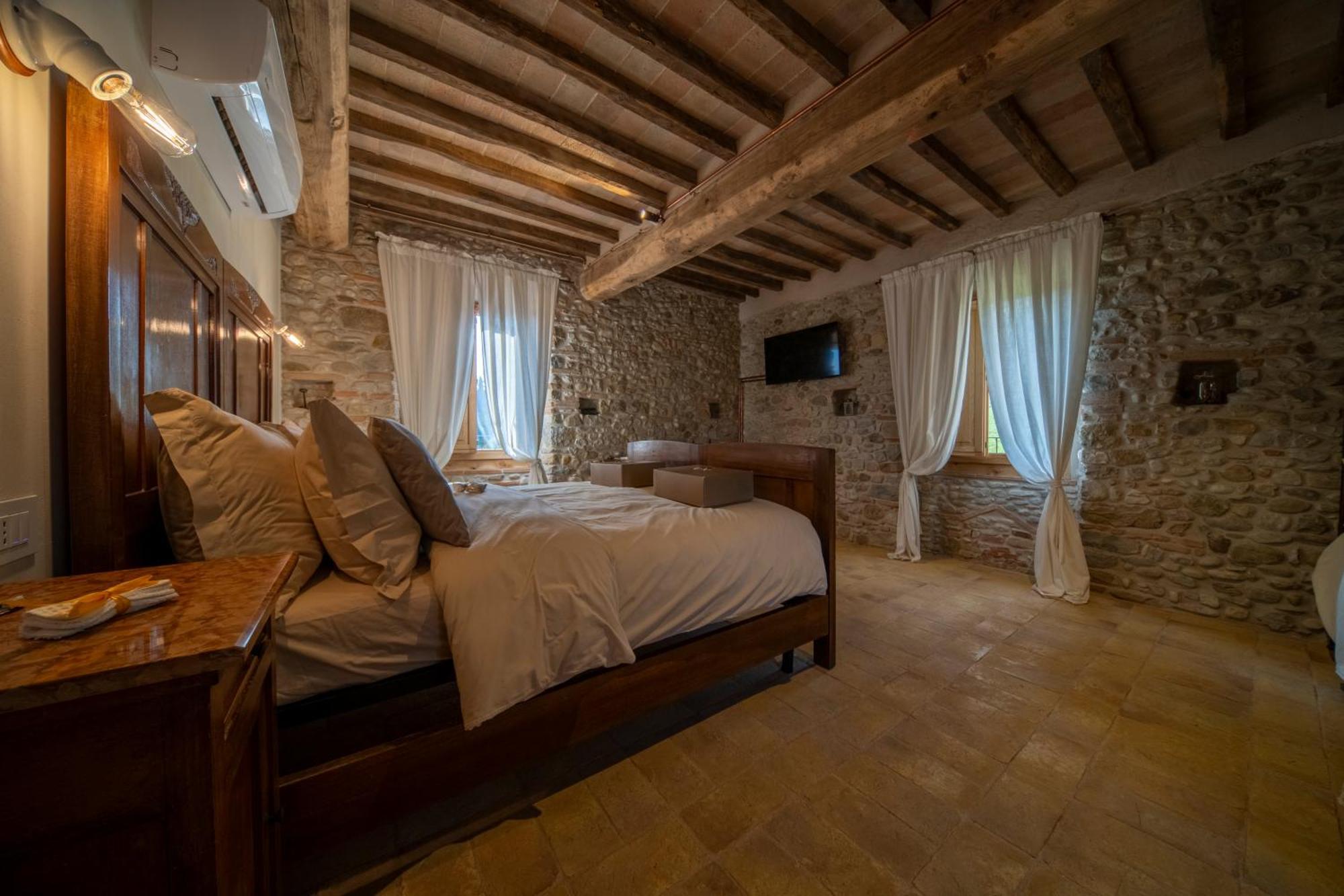 Agriturismo Podere Tovari 앙기아리 외부 사진