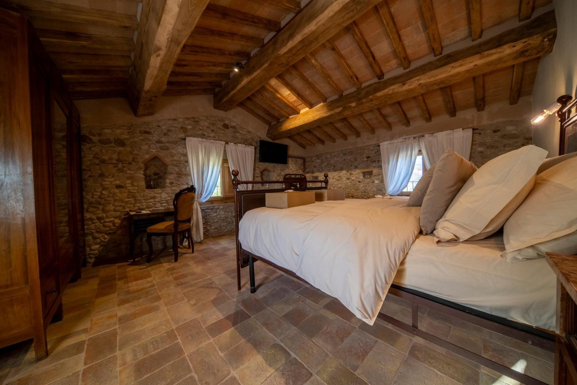 Agriturismo Podere Tovari 앙기아리 외부 사진