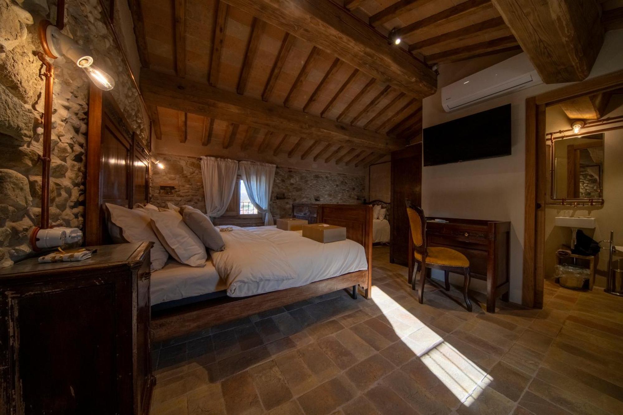 Agriturismo Podere Tovari 앙기아리 외부 사진
