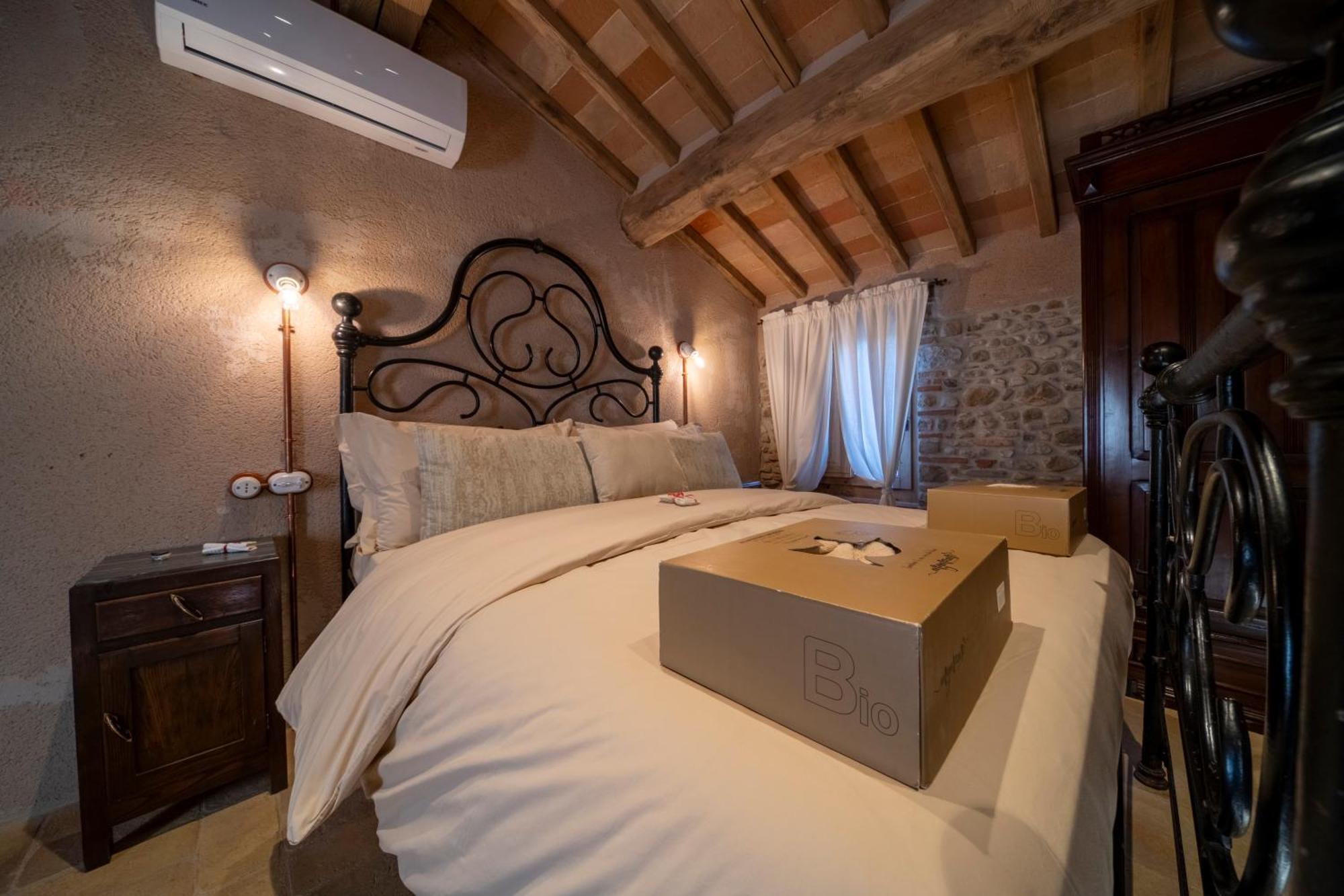 Agriturismo Podere Tovari 앙기아리 외부 사진