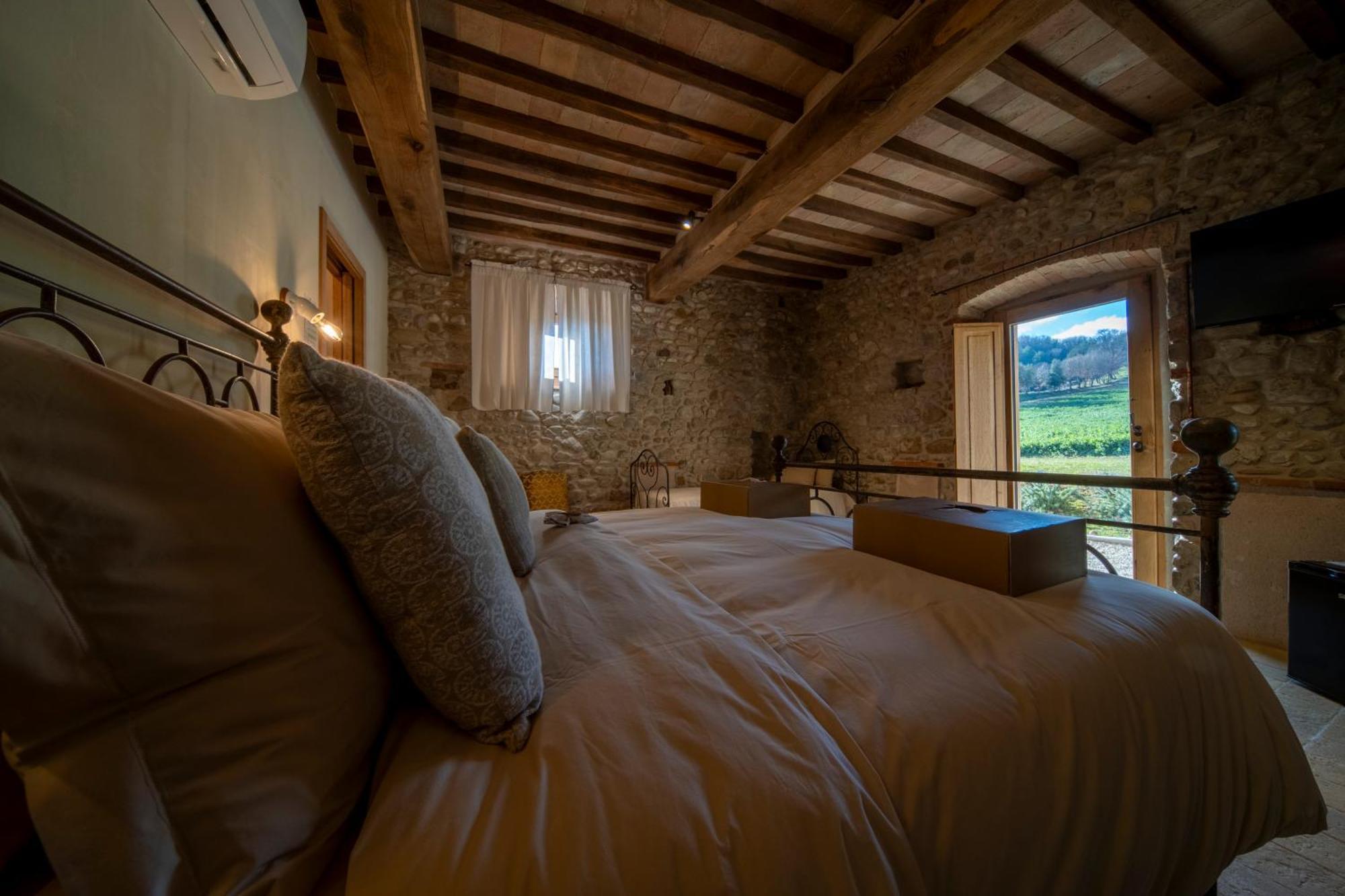 Agriturismo Podere Tovari 앙기아리 외부 사진