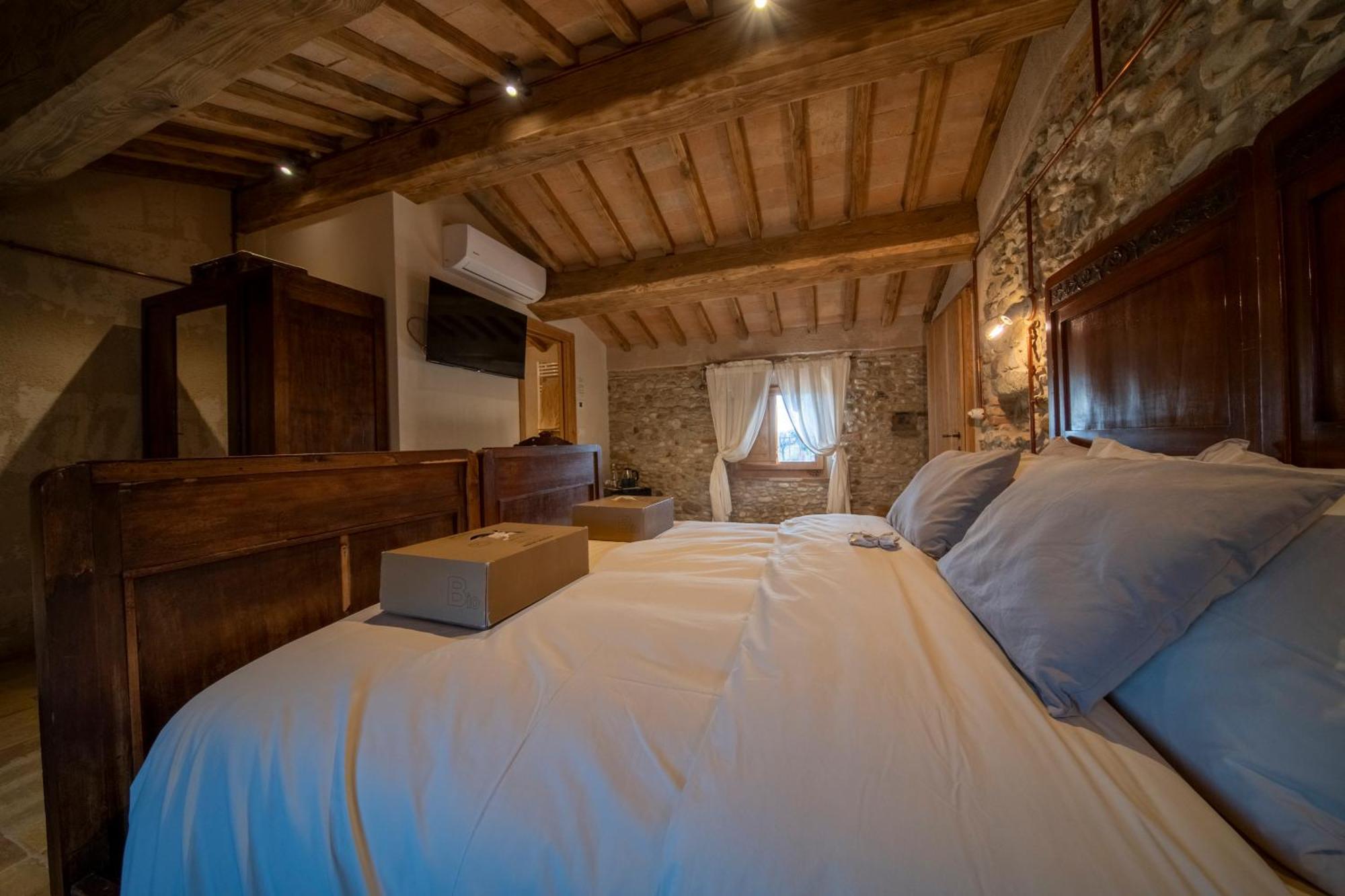 Agriturismo Podere Tovari 앙기아리 외부 사진