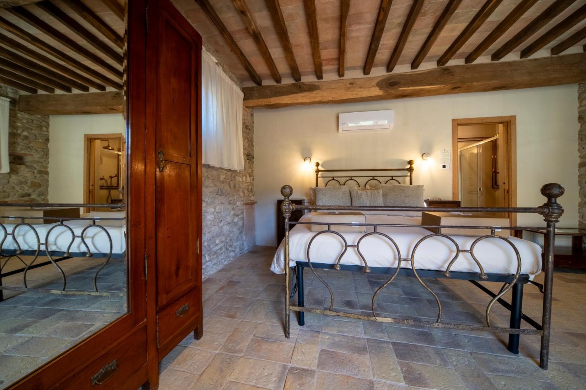 Agriturismo Podere Tovari 앙기아리 외부 사진