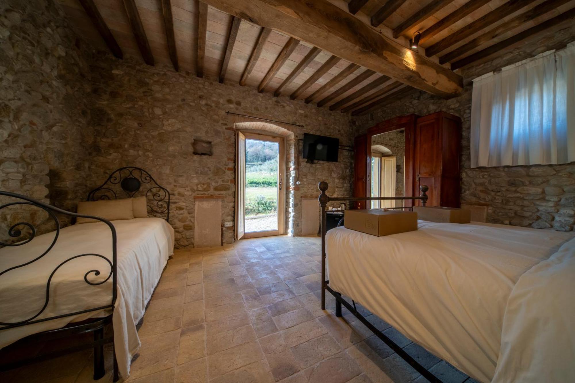 Agriturismo Podere Tovari 앙기아리 외부 사진