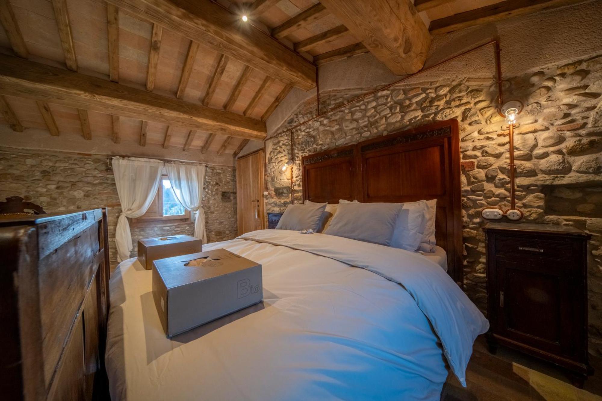 Agriturismo Podere Tovari 앙기아리 외부 사진