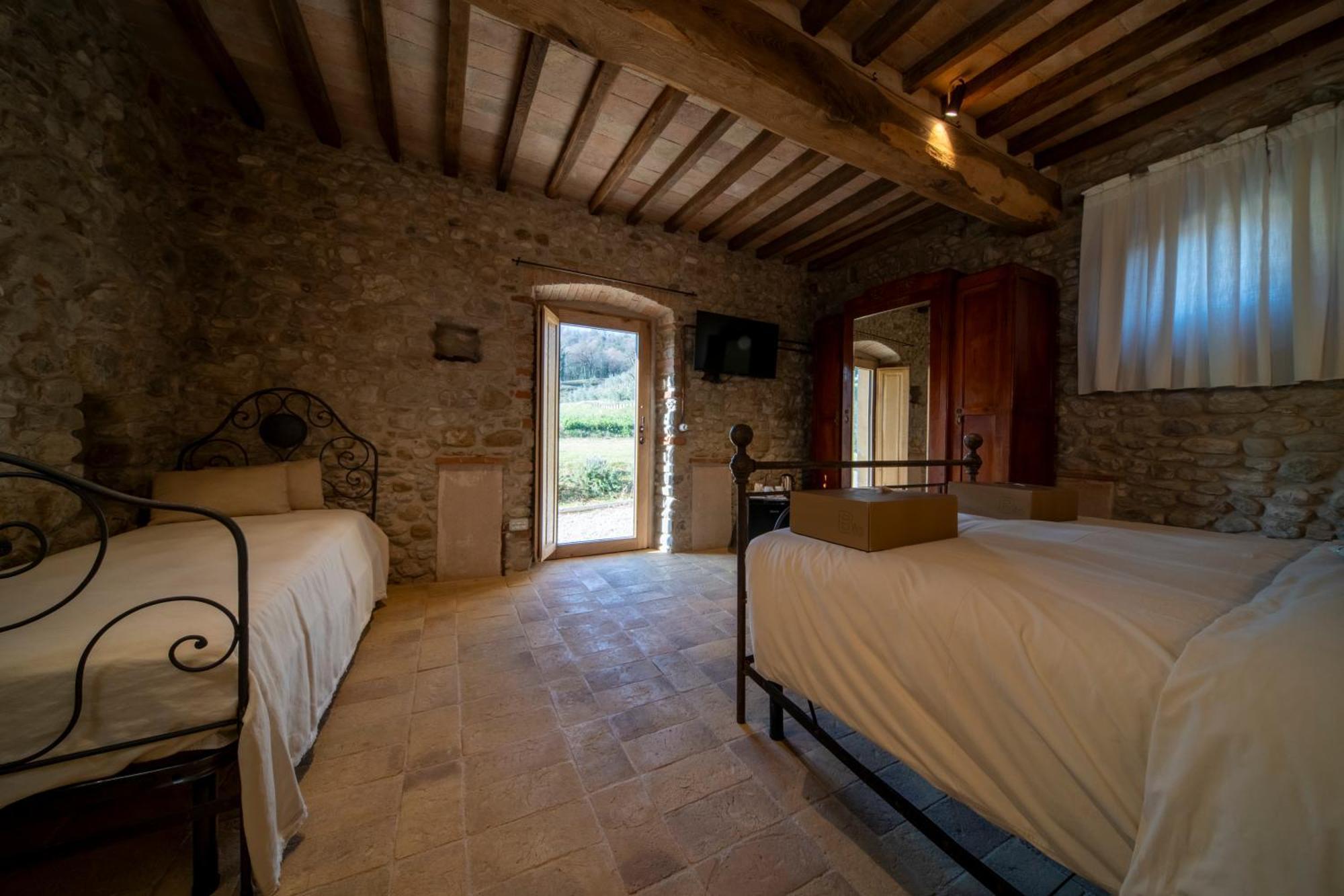 Agriturismo Podere Tovari 앙기아리 외부 사진